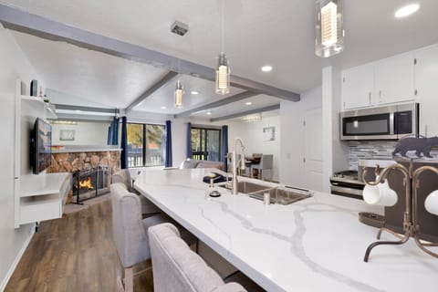 Condo, Multiple Beds, Hot Tub, Mountain View (2082) | Private kitchen | Coffee/tea maker