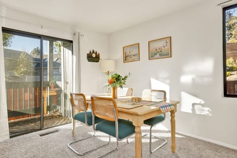 Condo, Multiple Beds, Patio, Mountain View (2365) | In-room dining