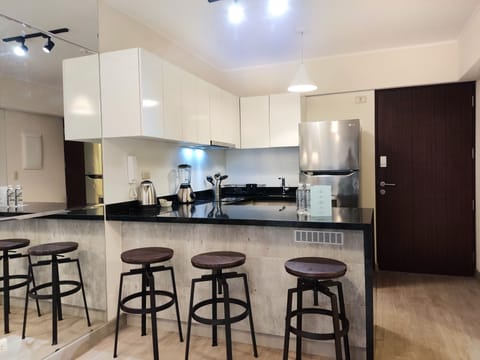 Apartment, 2 Bedrooms (609) | Private kitchen | Microwave, coffee/tea maker, blender, cookware/dishes/utensils