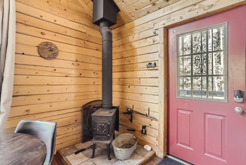 Fireplace cookstove