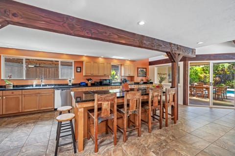 Lei Ohana Kitchen & Outdoor Dining