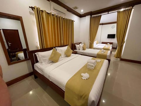 Deluxe Triple Room, Multiple Beds, City View | Free WiFi