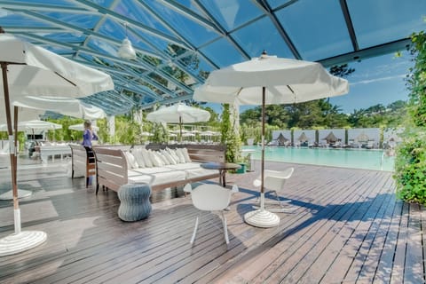 Indoor pool, seasonal outdoor pool