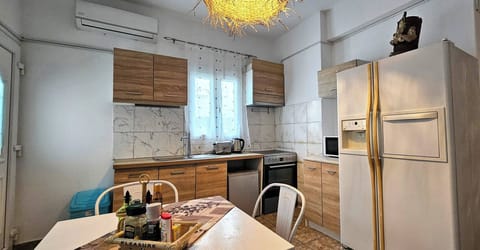 Apartment, 2 Bedrooms | Private kitchen