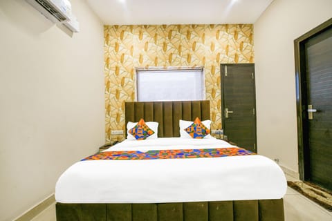 Premium Room | Egyptian cotton sheets, premium bedding, in-room safe, free WiFi