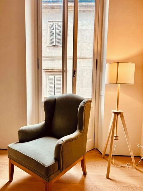 F5C38BC0 1838 4173 9B4B 820E20ADD5D4 1 105 c