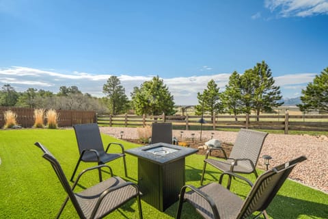 Spacious backyard space for your family and friends to enjoy!