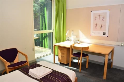 Murray Edwards Single Ensuite B&B | Free WiFi