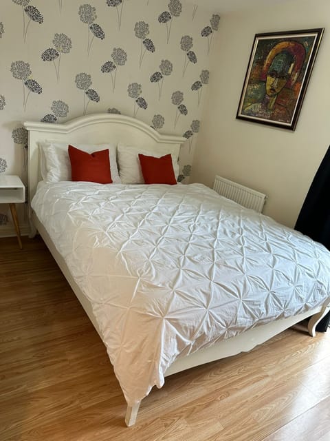 Apartment | 2 bedrooms, iron/ironing board, free WiFi, bed sheets