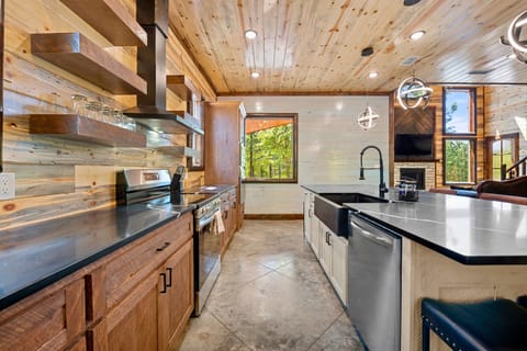 Cooking's never felt so good! Enjoy preparing meals with top-of-the-line appliances and ample counter space.