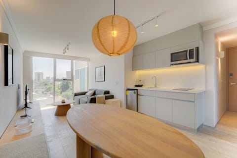 Premium Apartment, City View | Dining room