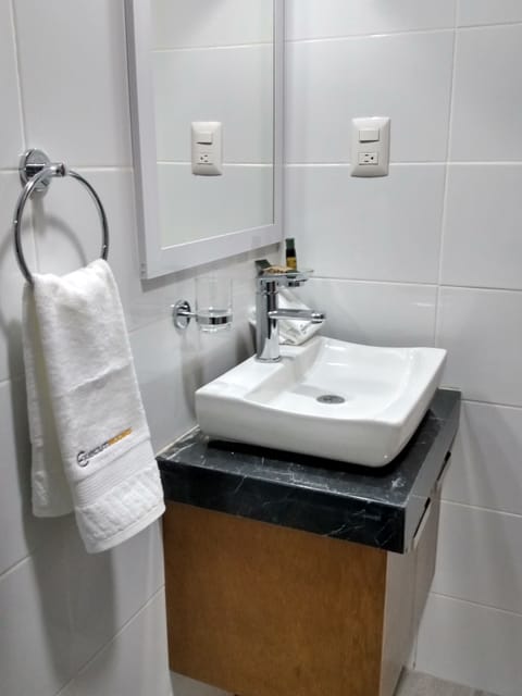 Standard Room | Bathroom | Designer toiletries, hair dryer, bathrobes, towels