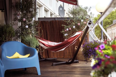 Single Room, 1 Twin Bed, Non Smoking, City View | Terrace/patio