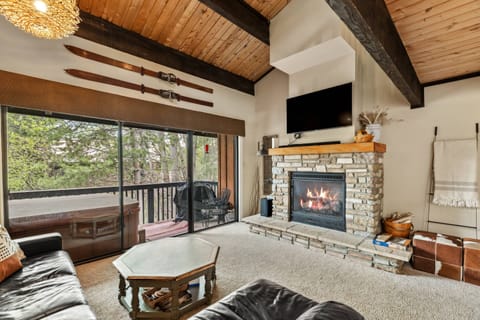 Relax and enjoy the amazing view. (Please note the grill is no longer available per the HOA)