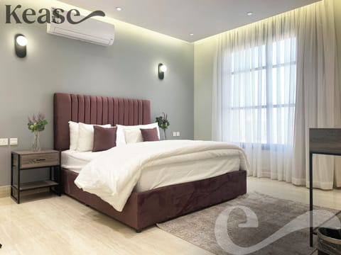 Design Apartment, 3 Bedrooms | Blackout drapes, iron/ironing board, free WiFi