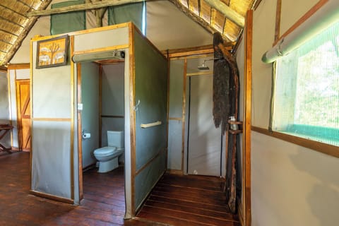 Traditional Chalet, Park View | Bathroom | Toilet paper