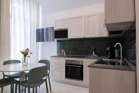 Deluxe Apartment, Multiple Beds, Mountain View | Private kitchen | Fridge, microwave, stovetop, espresso maker