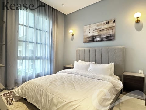 Design Apartment, 3 Bedrooms | Blackout drapes, iron/ironing board, free WiFi