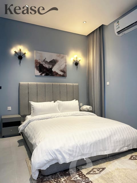 Design Apartment, 3 Bedrooms | Blackout drapes, iron/ironing board, free WiFi
