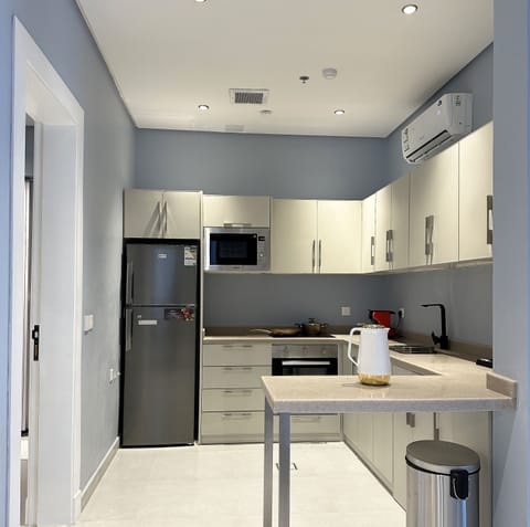 Design Apartment, 3 Bedrooms | Private kitchen | Electric kettle