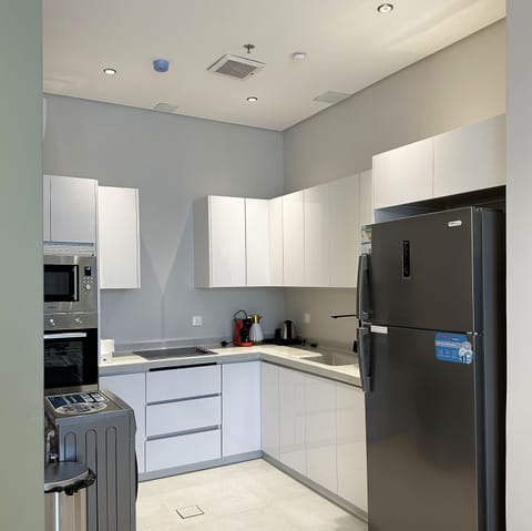 Design Apartment, 3 Bedrooms | Private kitchen | Electric kettle