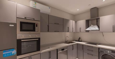 Design Apartment, 3 Bedrooms | Private kitchen | Electric kettle