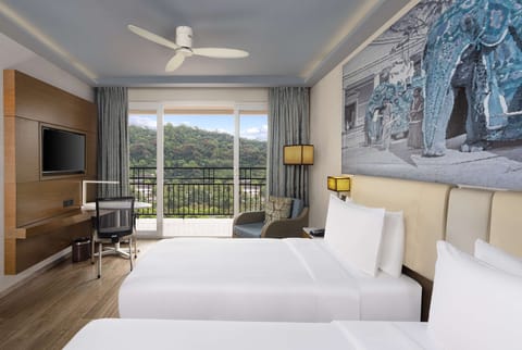 Deluxe Room, Lake View | Premium bedding, down comforters, memory foam beds, minibar