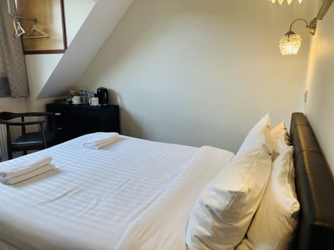 Comfort Double Room | Iron/ironing board, free WiFi