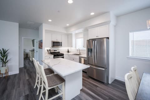 Front house upstairs fully stocked kitchen