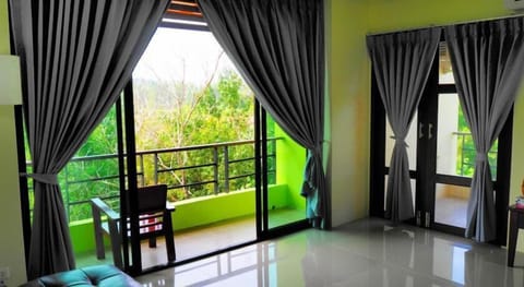 Triple Room, Balcony | In-room safe, desk, rollaway beds, free WiFi