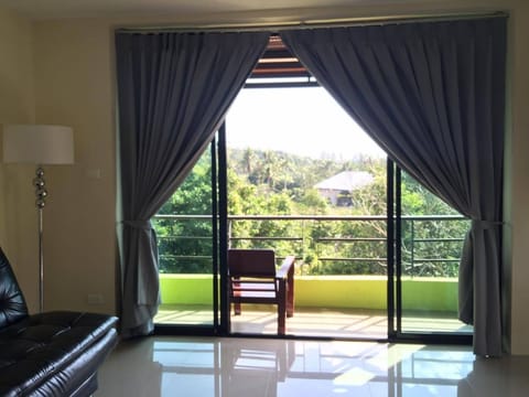 Triple Room, Balcony | In-room safe, desk, rollaway beds, free WiFi