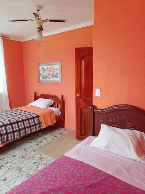 House | 4 bedrooms, iron/ironing board, free WiFi, bed sheets