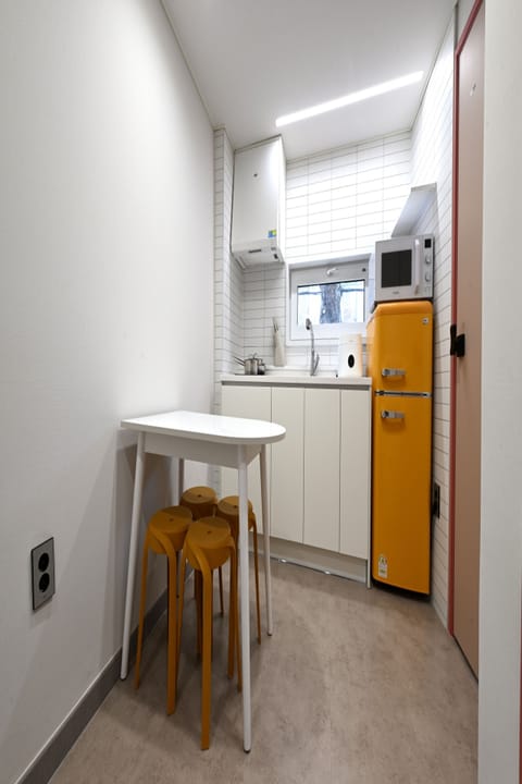 Quadruple Room (non-Korean nationals only) | Private kitchen | Fridge, microwave, rice cooker, cookware/dishes/utensils