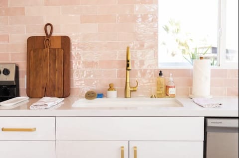 90a24b38-3c14-4bff-99a0-68509620d6e8