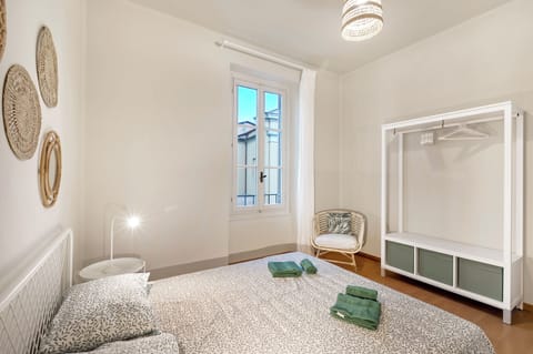 Family Apartment, Multiple Bedrooms (Casa Enza) | 1 bedroom, iron/ironing board, free WiFi, bed sheets