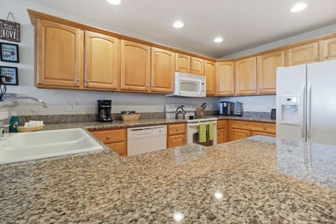 934 Vacation by the Sea