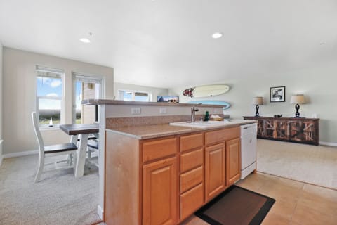 611 Vacation by the Sea