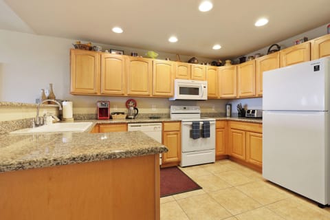 936 Vacation by the Sea