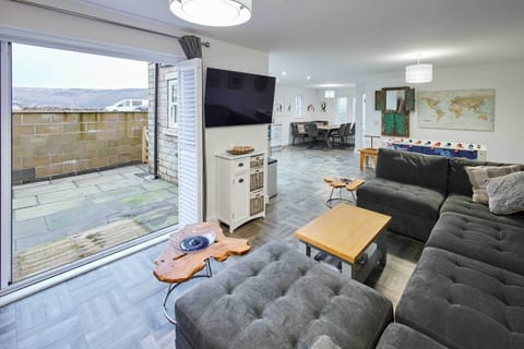 Blayshaw House, Middlesmoor - Host & Stay