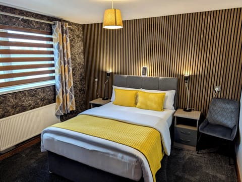 Double Room | Free WiFi, bed sheets