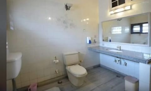 Family Studio | Bathroom