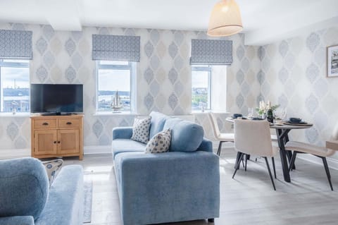 Harbour View - 2 Bedroom Apartment - Milford Haven (21857)