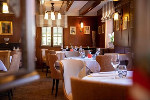 Lunch and dinner served, French cuisine