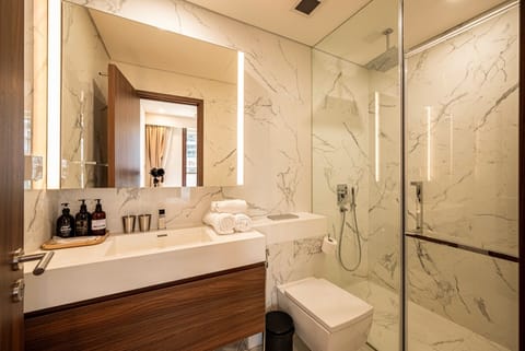 Presidential Suite, 3 Bedrooms, Pool Access, City View | Bathroom | Separate tub and shower, hydromassage showerhead, designer toiletries