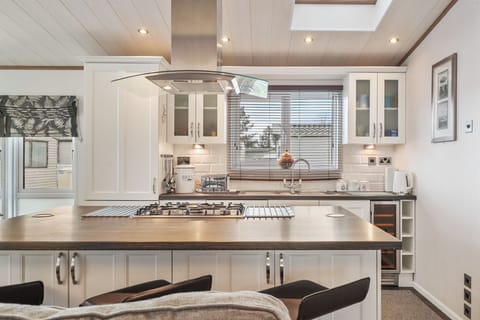 Luxury Lodge, Close to the Beach