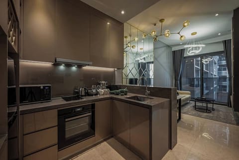 Royal Suite, 1 Bedroom, City View, Courtyard Area | Private kitchen | Full-size fridge, microwave, oven, stovetop