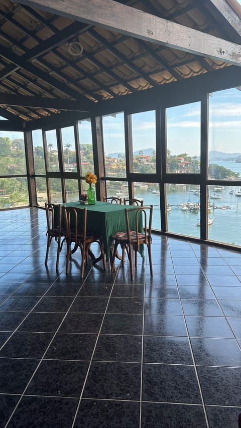Luxury Suite, Sea View | Living area | 32-inch Smart TV with digital channels