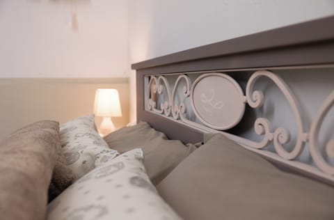 Panoramic Apartment, 1 Queen Bed with Sofa bed, Pool View | Frette Italian sheets, premium bedding, down comforters, minibar