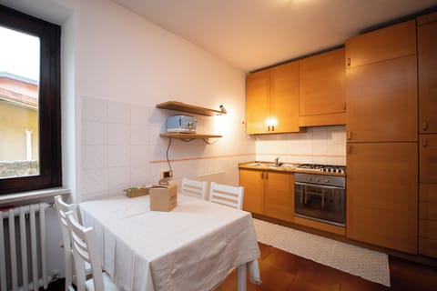 Basic Apartment | Private kitchen | Full-size fridge, oven, coffee/tea maker, electric kettle