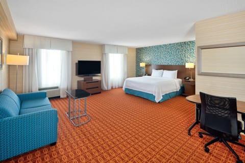 Room, 1 King Bed (Spa) | Premium bedding, in-room safe, desk, blackout drapes